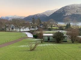 Osprey Caravan, hotel com estacionamento em Onich