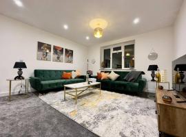 Brand new modern Cheltenham home, παραθεριστική κατοικία 
