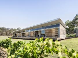 The Longhouse - Suite 1, accessible hotel in Pokolbin