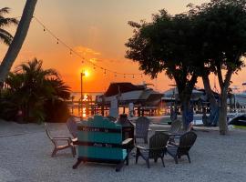 Moon Bay Condo, Paradise Found in Sunny Key Largo, Florida, hotelli kohteessa Key Largo