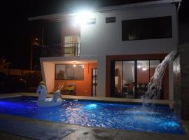 Casa privada en Tonsupa con piscina, holiday home in Tonsupa