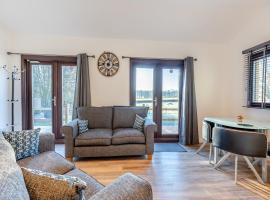 Kestrel Lodge, cottage in Little Witley