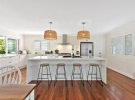 A Family Affair ~ 4 Bed/2.5Bath/Pool ~ Morningside