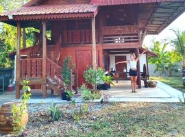 Private riverview in the nature, cottage ở Chiang Khan