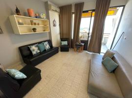 Chalet en urbanisazion de Solemar, piscinas, tennis, futbol, Balon cesto, cottage sa Al Kaslīk