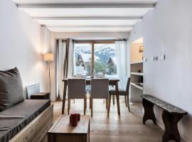 Résidence Razaz - Maisons & Villas pour 6 Personnes 024, hotel in Les Allues