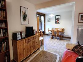 Résidence La Garance - Appartements pour 4 Personnes 554, hotel in Vallouise