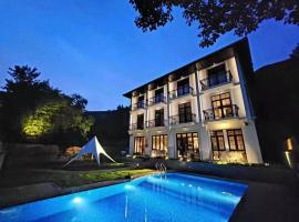 La Petronilla Boutique Hotel Moganshan, hotel with parking in Deqing