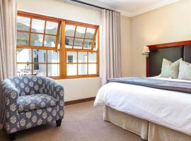 Noordhoek Village Hotel, hotel near Cape Point Vineyards Estate, Noordhoek