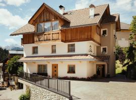 Chalet La Flüta Primula, apartment in La Valle