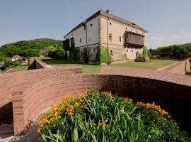 Pipo Várkastély, Ozora, homestay in Ozora