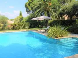 SANDERLING - A 3 km de St-Tropez - Villa climatisée avec piscine privée