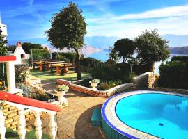 Family apartments K&M, ξενοδοχείο σε Pag