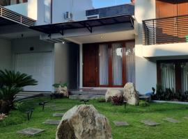 Derumah 35 Univ Brawijaya, vacation home in Jenggrik