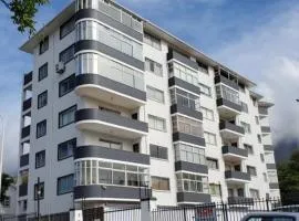 Gardens Apartment Stunning Mountain Views