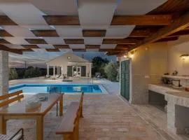 Villa Oliveto with pool