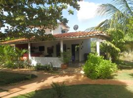 Posada Casa Las Trinitarias, guest house in Paraguachi