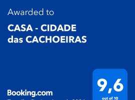 CASA - CIDADE das CACHOEIRAS, дешевий готель у місті Санта-Ріта-ді-Жакутінґа