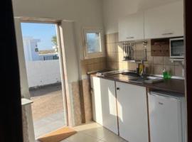 Acogedor apartamento en Famara, hotel en Teguise