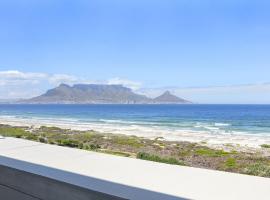 Dolphin Beach H301, budget hotel sa Bloubergstrand