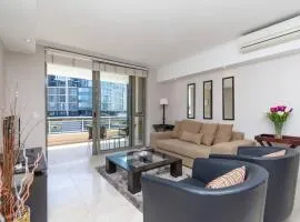 Waterfront Canal - Fully Equipped One Bedroom Apartment