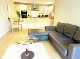 Travaal.©om - 2 Bed Apartment Farnborough, appartamento a Farnborough