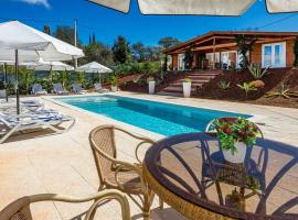 Design Chalet in Albufeira With Private Pool, chalet in Albufeira