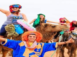 Camel trekkings: Adrouine şehrinde bir otel