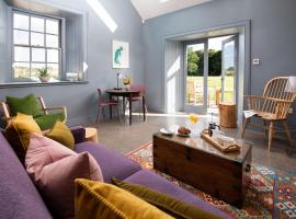 Ploughman's Bothy at Papple Steading, hotel with parking in East Linton