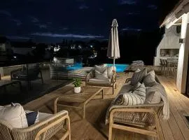 Laid back luxury canal house