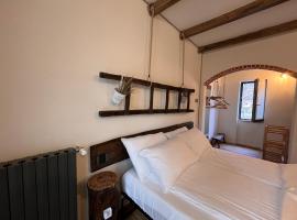 Stanza in sondrio Coel, מקום אירוח B&B בסונדריו