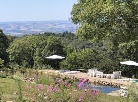 Charmante et élégante ferme rénovée, hotell i Dourgne