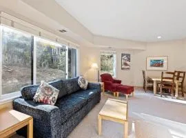 Palisades Tahoe Lodge Rentals One Bedroom #120