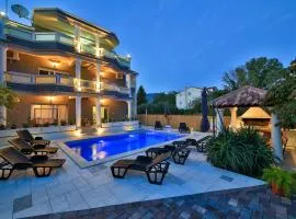 SUMAN APARTMENT WITH SHARED SWIMMING POOL, 120m FROM THE BEACH