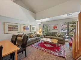 Palisades Tahoe Lodge Rentals Studio Loft #305
