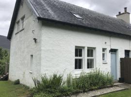 Holiday Home 1 Railway Cottage by Interhome, θέρετρο σκι σε Aviemore