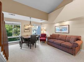 Palisades Tahoe Lodge Rentals Premium Studio Loft #313, khách sạn ở Olympic Valley