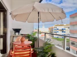 Apartamento a 400 metros da praia Santa Cruz, hotelli kohteessa Santa Cruz