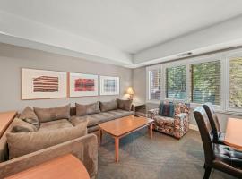 Palisades Tahoe Lodge Rentals Studio #226, hotel i Olympic Valley