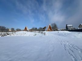 Cabane Ardennaise, khu glamping ở Fromelennes