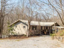 Little Smoky Retreat , 3 Bedroom , Close to downtown Gatlinburg AND Pigeon Forge, hôtel à Gatlinburg près de : Parc aquatique intérieur Wild Bear Falls