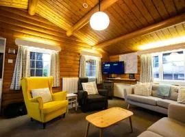 Luxury Log Cabin Hideaway in Rural Snowdonia by Seren Short Stays