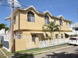 Aileen Palm Cove Ja, guest house in Ocho Rios