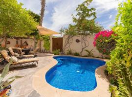 Extraordinary 3bedrooms home with private pool, maison de vacances à Loreto