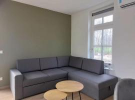 Comfortable house with a garden, parking spot and a hot tub, hotel in Wierden