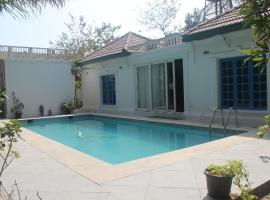 Nirvana Stays @ Heritage Blue Villa, cottage a Mamallapuram