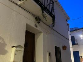 Casa Miguelito, apartment in Comares