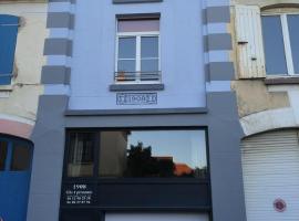 Gîte 1908 avec GARAGE, hotel em Wimereux