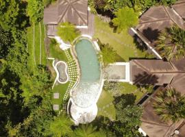 Jungle Villa! Breath-taking views & near Ubud!، فندق في Penginyahan