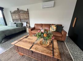 THE BANKSIA SUITE, guest house in Inverloch